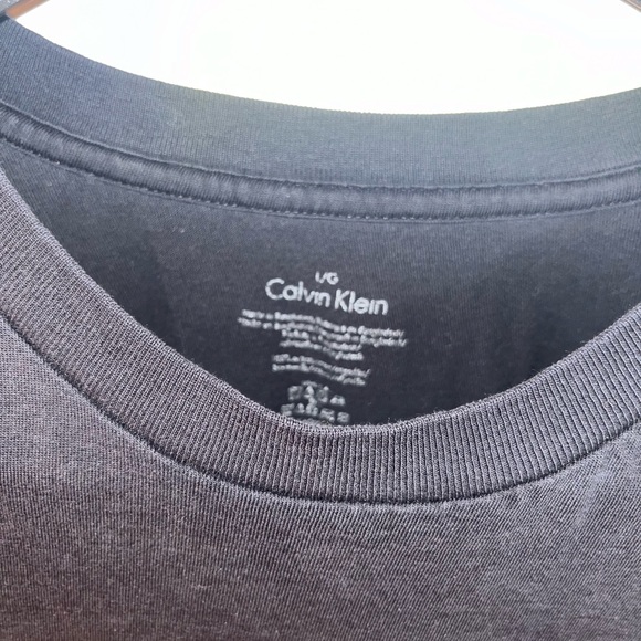 Men’s Calvin Klein black Tee shirt . Size large. 100% cotton. - Picture 8 of 9